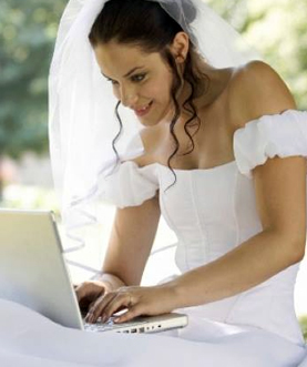 Live Chat with Vendors and 
Wedding Specialist